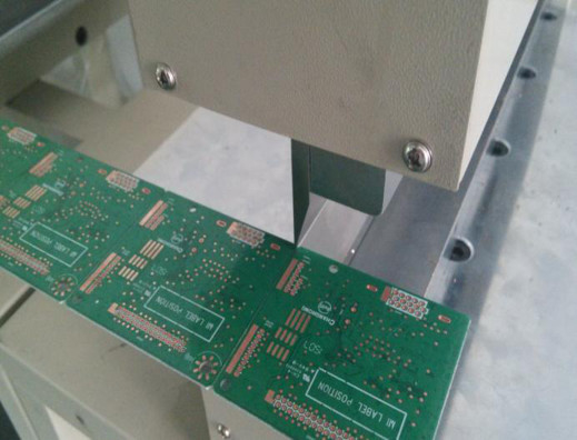 Πνευματικός Β διαχωριστής PCB μηχανών περικοπών Genitec με την τεχνολογία της Γερμανίας για SMT zm30-π